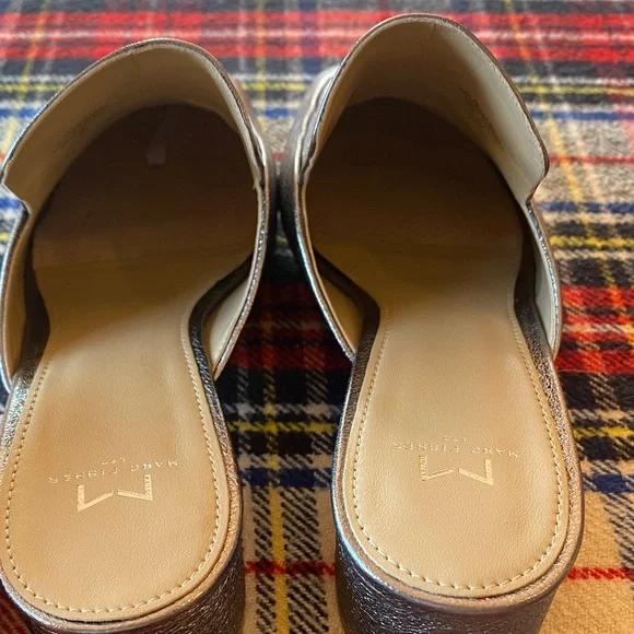 Elegant Metallic Slip-On Women's Shoes - Picture 6 of 6